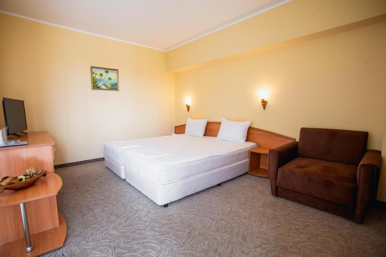 Hotel Dolphin Ravda Exteriér fotografie