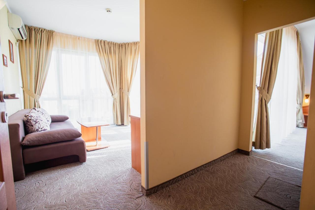 Hotel Dolphin Ravda Exteriér fotografie