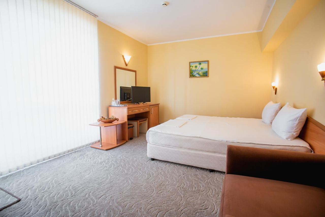 Hotel Dolphin Ravda Exteriér fotografie